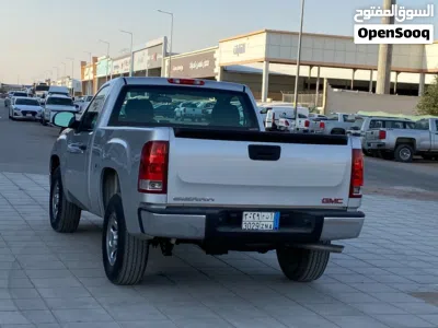 GMC Sierra Standard 3