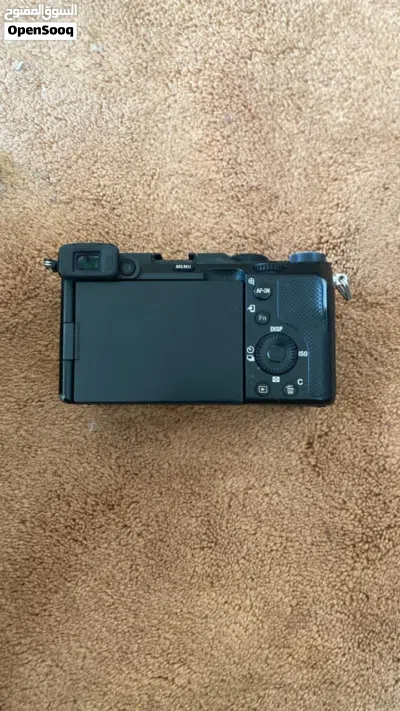 كاميرا سوني sony موديل a7c مع عدسة احترافيه 3