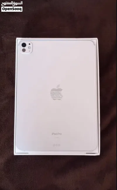ايباد برو M4 توصيل لكل عمان 4