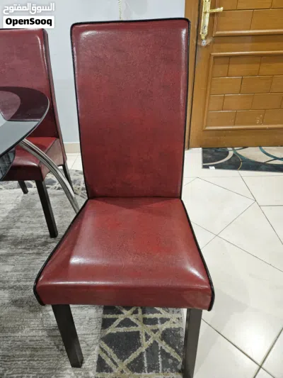 طاولة طعام مع 4 كراسى 4