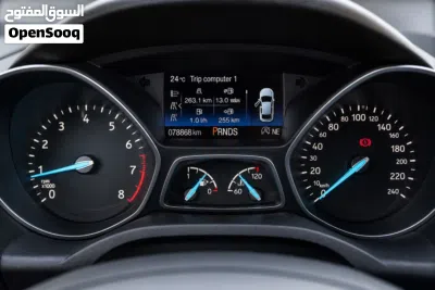 Ford Escape Standard 2