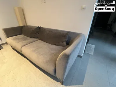 Soft grey velvet 3.5 seater sofa in excellent condition. 3