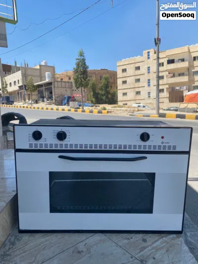 فرن ايطالي اصلي بلت ان نوعSmalvic اكبر حجم مزود بسيفتي للفرن وسيخ دجاج وضو للفرن. وب 3