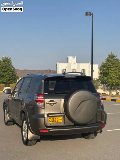 Toyota RAV 4 Limited 2