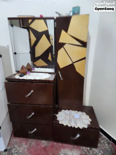 غرفه نوم من سرير ودولاب وتسريحه وكمدونتين غرفه خشب ماليزي سمك12 عمل نظيف وكاله ، 4