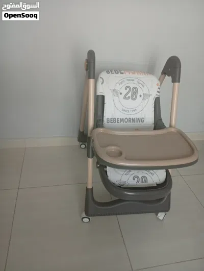Foldable feeding chair 4
