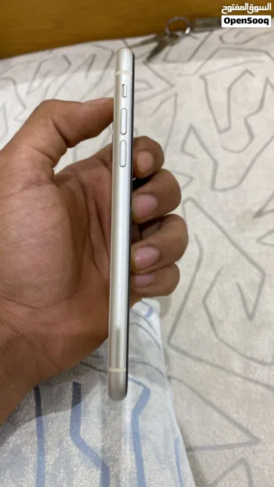 ايفون 11 نضيف جدا 4