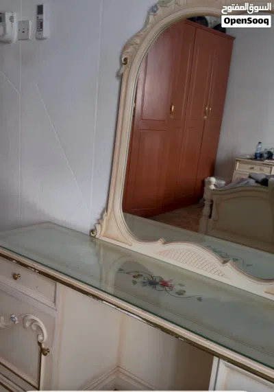 البيع تسريحه من اثاث مصري مستعمل اموره طيبه كما واضح ف الصوره البيع با 100 قابل لا تفاوض للي الجاد 3