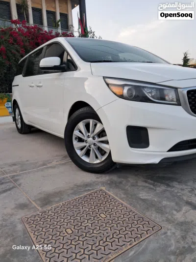 Kia Sedona LX 2