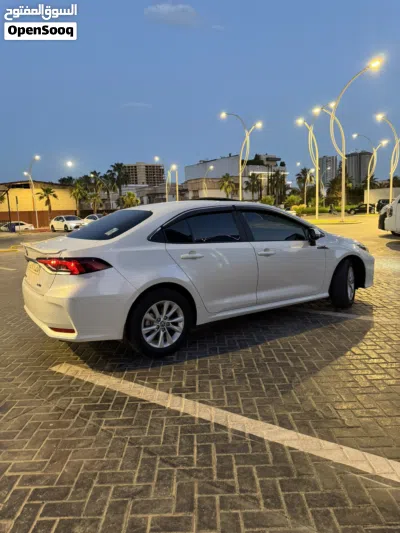 Toyota Corolla LE 3