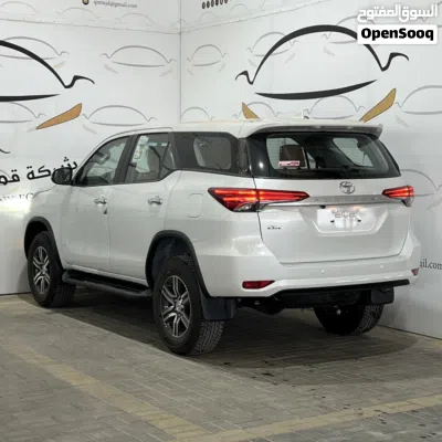 Toyota Fortuner Standard 3