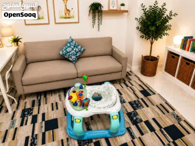 Almost New Junior Baby Walker عربة بيت للاطفال ماركة جونيور جديدة تقريباً 2