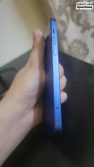 ايفون 12 مستخدم 3