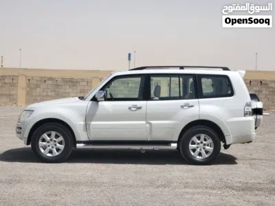 Mitsubishi Pajero GLS 2
