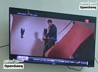 شاشتين سوني 52 انش و اوركا 40 انش 4