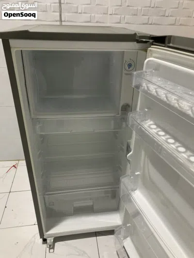 ثلاجه للبيع LG نظيفه حجم وسط 3