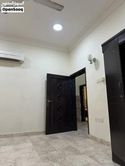أهلاً وسهلاً بضيوف صلالة، ونتمنى لكم إقامة ممتعة ومريحة. 3