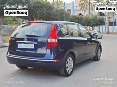 Hyundai Elantra Standard 4
