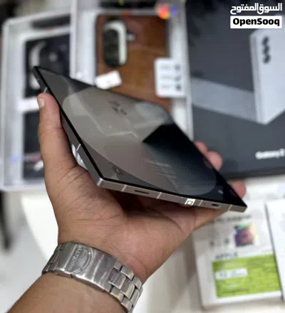 عرض خاص : Samsung Z fold 6 512gb هاتف بحالة الوكالة بدون اي شموخ أو مشاكل مع ضمان 3