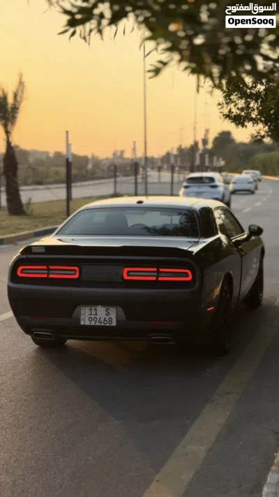 Dodge Challenger SXT 3