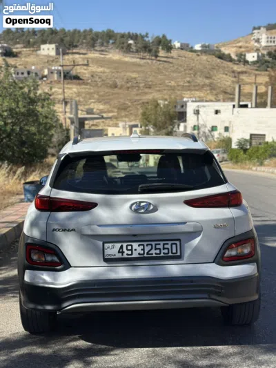 Hyundai Kona Smart 4