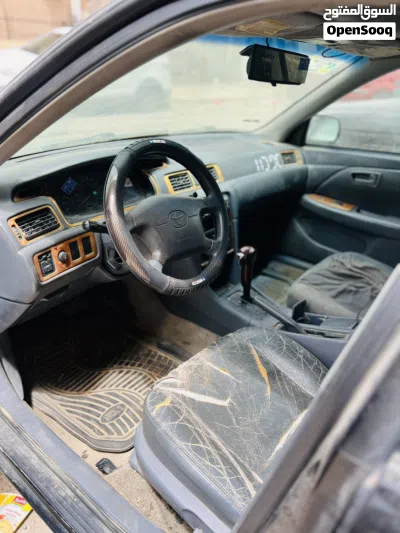 Toyota Camry E 4