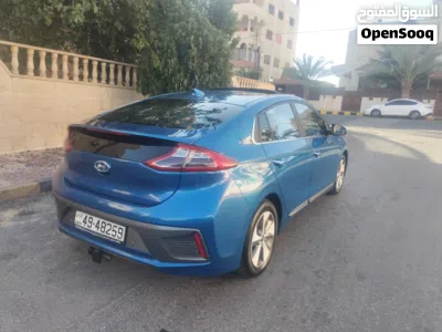 Hyundai Ioniq Standard 3