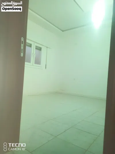 شقة للإجار في السراج بالقرب من صالة فيرمونت 3
