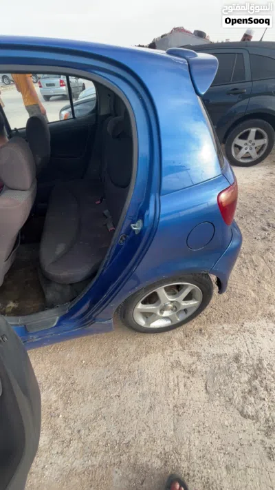 Toyota Yaris SE 2