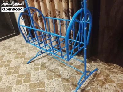 تخت اطفال حديد للبيع 3