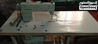 ماكنت حياطه تجاري بحاله جيده موجوده في الزرقا 2