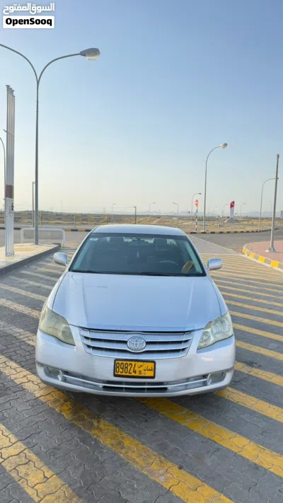 Toyota Avalon XLS 4