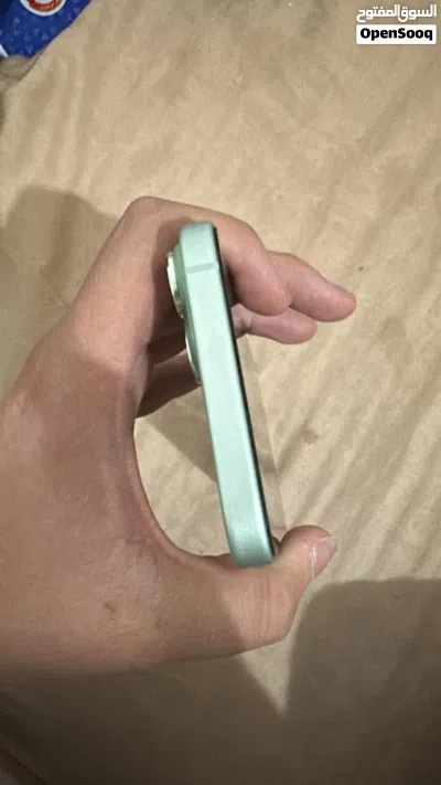 للبيع آيفون 15 بلس 3