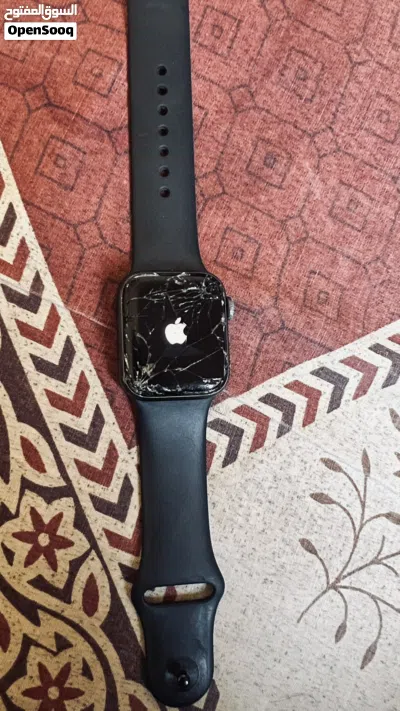 ساعة Apple Watch Series 4 اقرأ الوصف 4