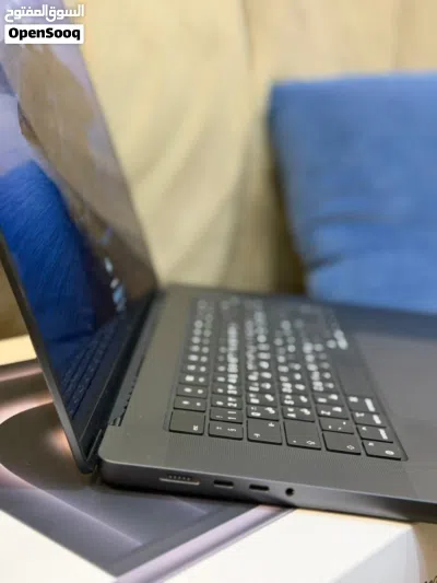 للبيع: MacBook Pro 16 إنش M3 Max أخو الجديد بالكرتونة السعر: 12,000 ريال (قابل للتفاوض) 3