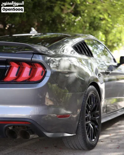 Ford Mustang GT 4