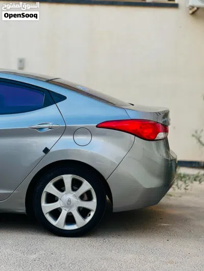 Hyundai Avante Limited 4