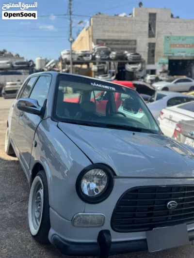 Daihatsu Mira 3