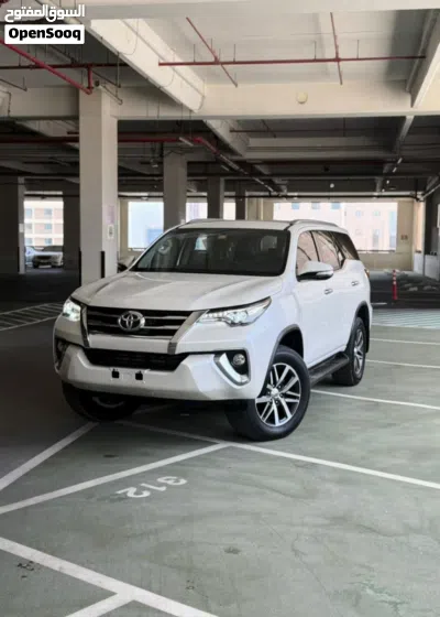 Toyota Fortuner SR5 2
