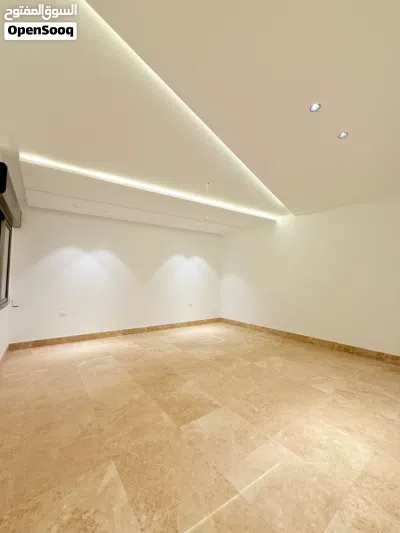 فيلا سكنية للإيجار تشطيب عصري فوق الممتاز شارع هاديء وواسع مناسبة للسكن العائلي 2
