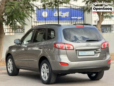 Hyundai Santa Fe Limited 4