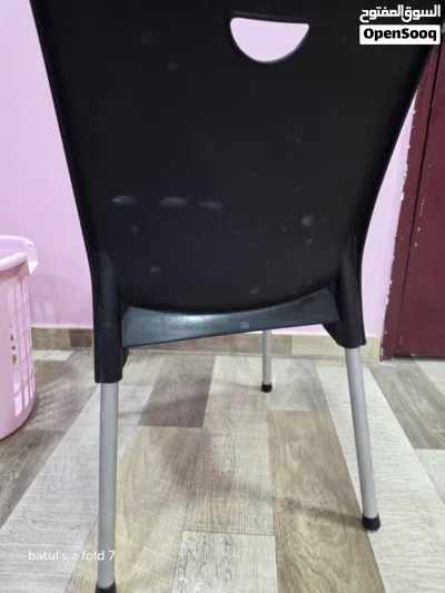 black heavy duty plastic chair 3