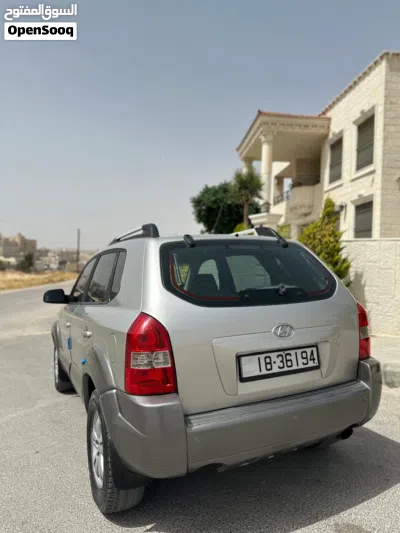 Hyundai Tucson GL Plus 3