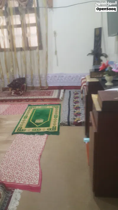 شقة مفروشة للايجار حلوة دور ارضي 3 غرف ومطبخ وحمام وحوش ب160 الف ريال 3