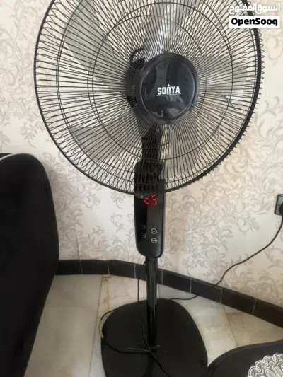 مروحة عامودية لون اسود 3