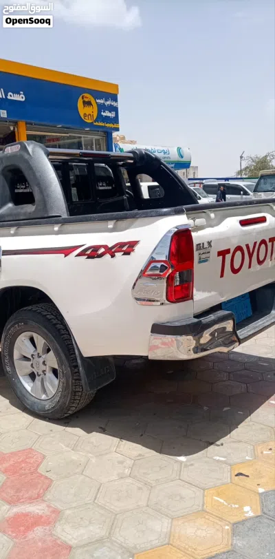 Toyota Hilux GLX 2