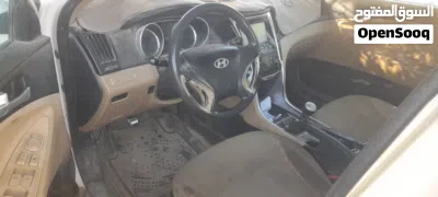 Hyundai Sonata Standard 2