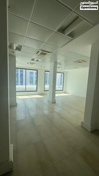 مكتب للايجار 66 م في شاطئ القرم مساحه مفتوحه/Office for rent, 66 sq meters, in Qurm Beach,open 2