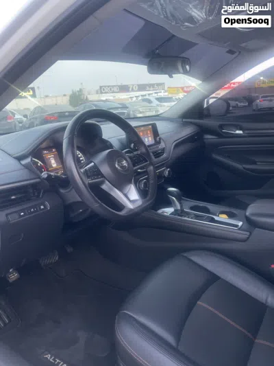 Nissan Altima SR 4