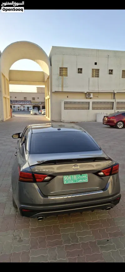 Nissan Altima SR 3
